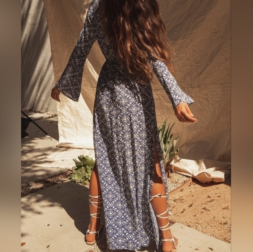 Lulu's Mandala Daydream Blue Print Maxi Dress Small - Picture 4 of 9